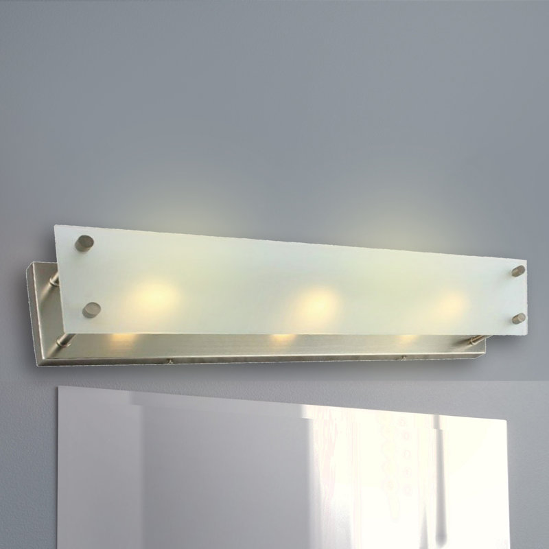 Hugh 3 - Light Dimmable Bath Bar, Chrome