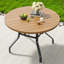 Table de jardin ronde avec revêtement imitation bois et trou pour parasol