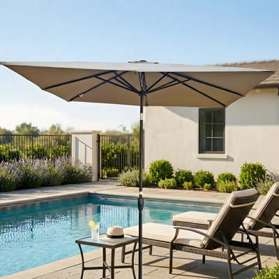 Parasol carré carré de 8X2,5M avec parasol solaire à DEL 8 lumières avec manivelle et base transversale pour terrasse de jardin et abri de piscine extérieur