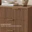 Commode 7 tiroirs cannelée pour chambre à coucher avec dispositifs anti-basculement-674723925