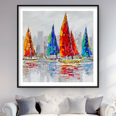 Bateaux colorés près de la ville grise - impression encadrée marine