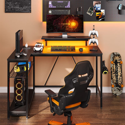 Bureau d'ordinateur en L de 48 po avec prise de courant Nedyo, bureau de jeu à DEL avec tablettes