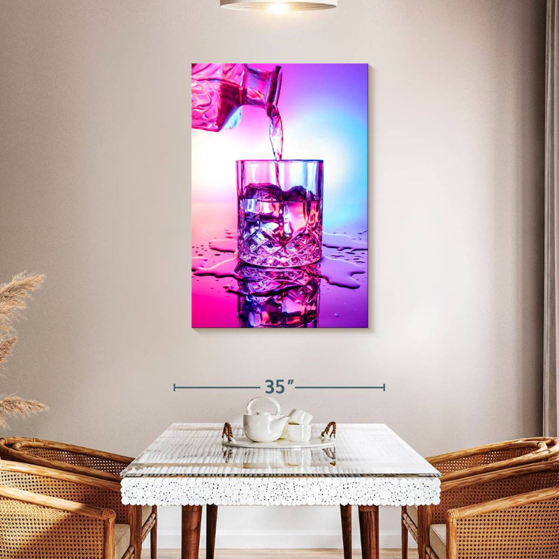 Yarlin cocktail sur néon, H 45 po x l 30 po