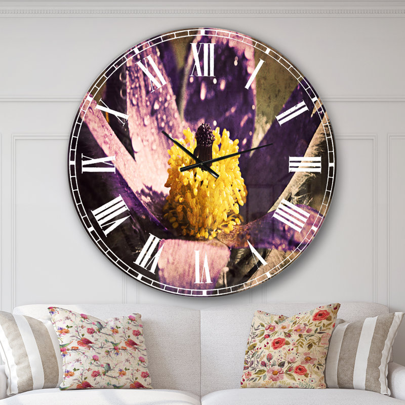 Fleur mauve avec stigmatisation jaune - horloge murale traditionnelle, Surdimensionné