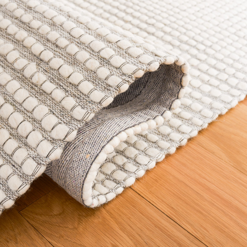 Ivory and Grey Handwoven Wool 6' x 9' Area Rug