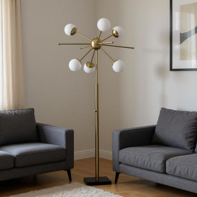 Lampe sur pied à DEL 64 po en laiton à six lumières avec abat-jour en verre blanc 64 po