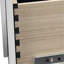 Table de chevet blanche avec beaucoup de rangement et un look moderne