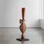 Ornements de sculpture sur bois brun abstrait