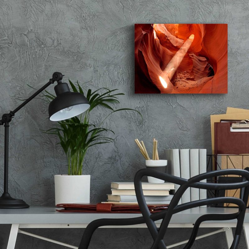 «Lower Antelope Light Beam» par Mike Jones, H 12 po x l 16 po x P 0,13 po