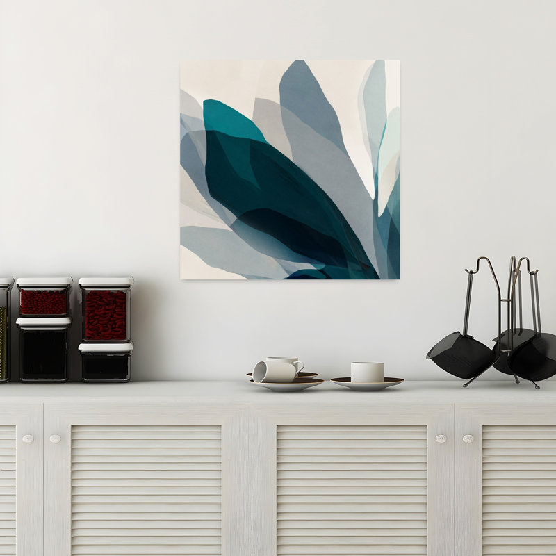 «Flowing Petals In Blue Hues I», art mural abstrait contemporain, H 18 po x l 18 po