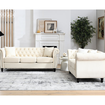 Velours beige 3 + 2 pour une décoration moderne dans un décor luxueux