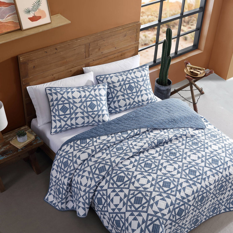 Wrangler Phoenix Patchwork Cotton Reversible 2 Piece Quilt Set, Queen Quilt + 2 Standard Pillow Shams