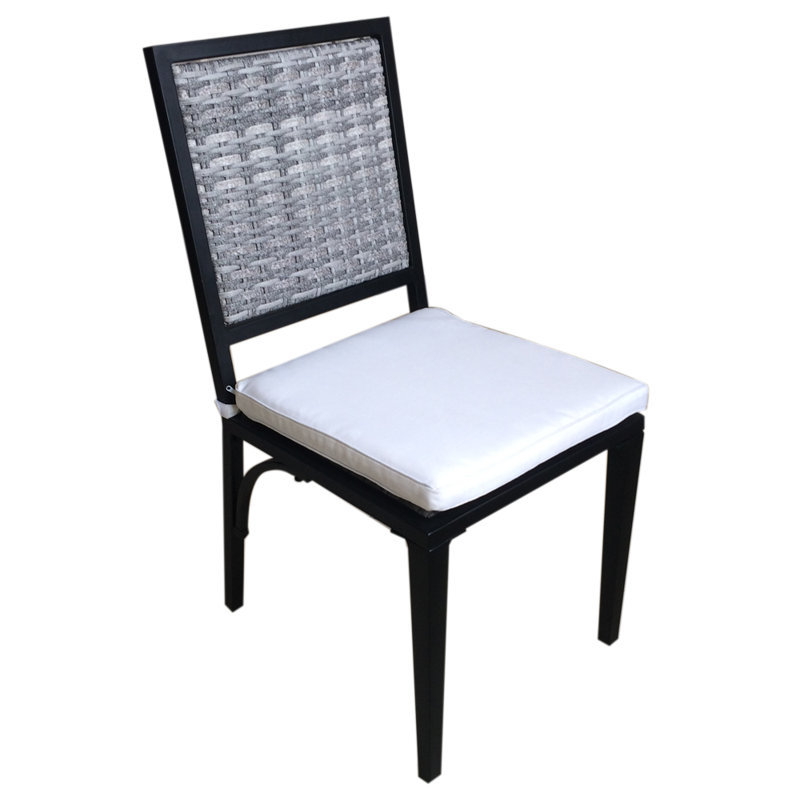 Chaise de patio avec coussin