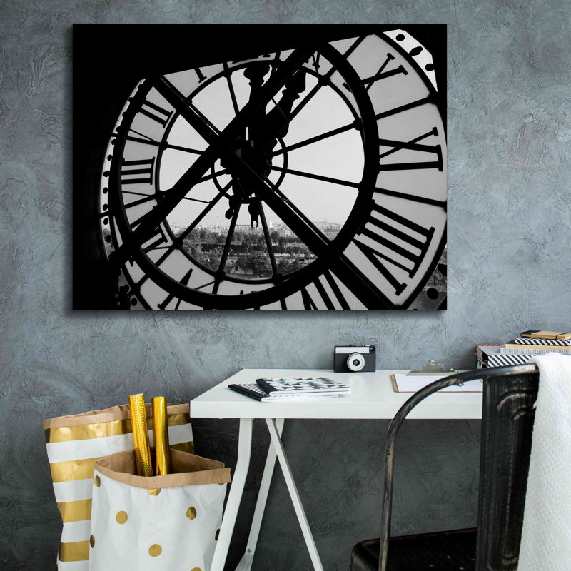 «Tour de l'horloge» par Design Fabrikken, estampe numérique sur toile, H 26 po x l 34 po x P 1,5 po