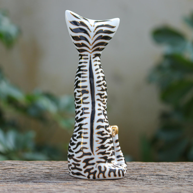 Dilmon Figurines & Sculptures