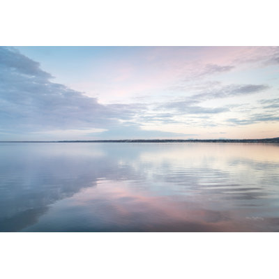 «Bellingham Bay Clouds Reflection II» par Alan Majchrowicz - reproduction de photo sur toile tendue