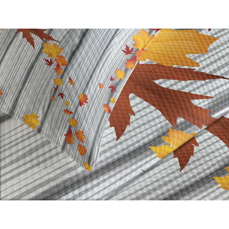 Autumn Maple Leaf Quilted Queen Bedspread Set in White