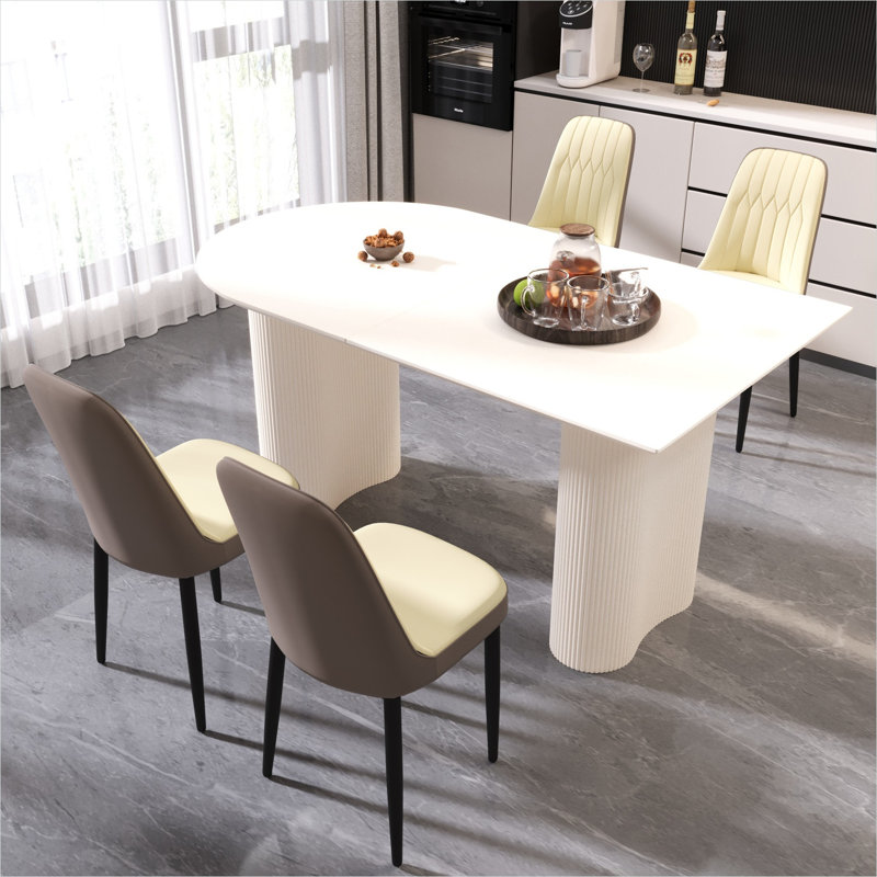 Ensemble de salle à manger 4 personnes en MDF beige chaud avec chaises en polyuréthane, style moderne médiéval pour la cuisine