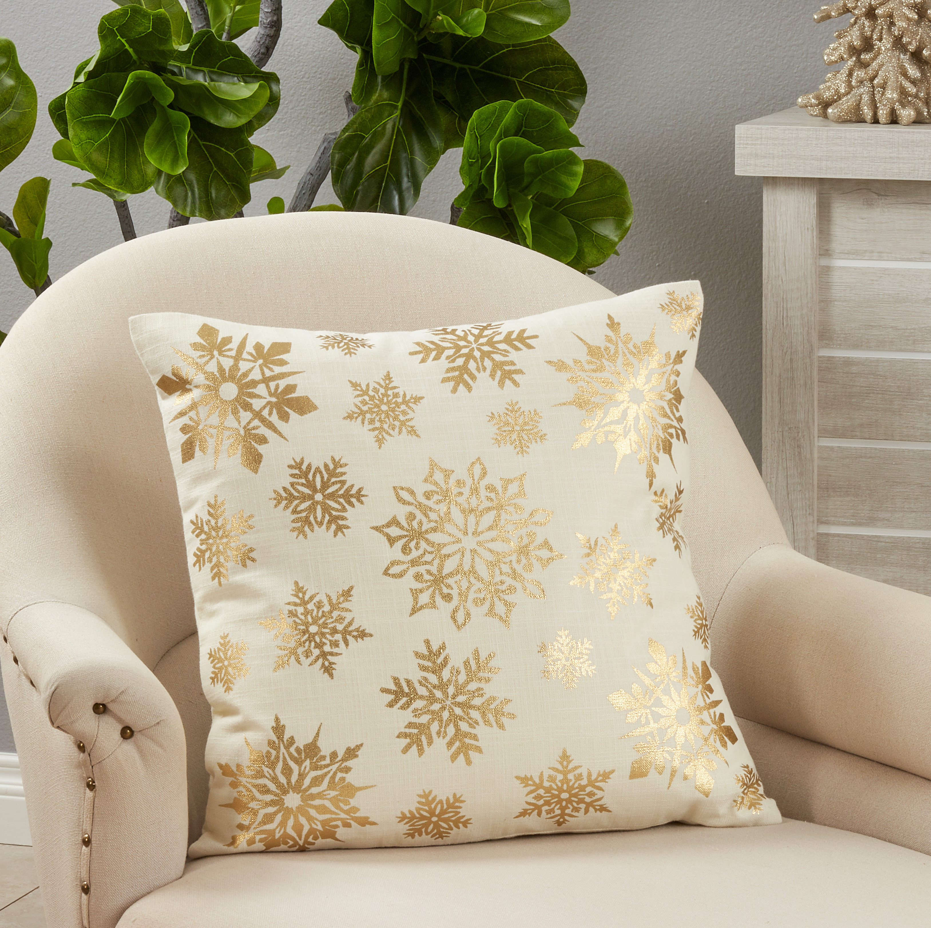 Gold christmas throw discount pillows