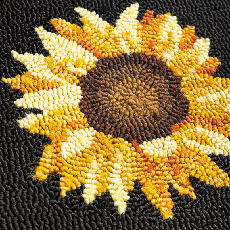 Agripino Hand Hooked Floral Indoor / Outdoor Rug