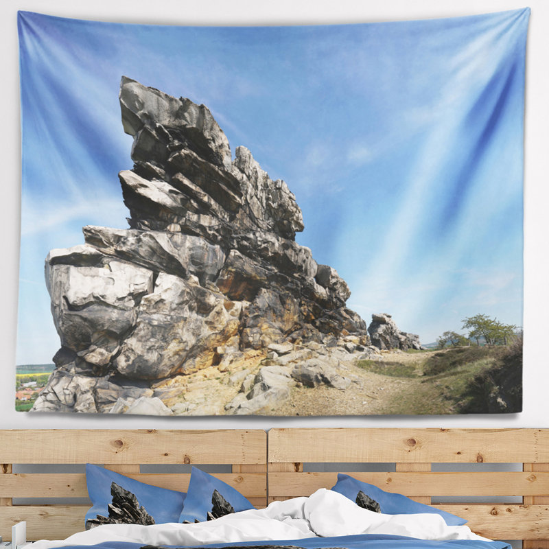 Tapisserie murale en polyester à weddersleben devil avec accessoires suspendus inclus, H 32 po x l 39 po