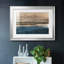 Reproduction encadrée à mémoire de forme lointaine avec verre biseauté mat et lointain-804418956-804418957