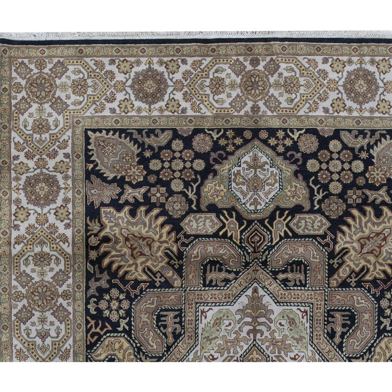 Tapis noir et ivoire de haute qualité noué à la main