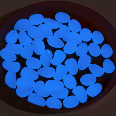 200 pièces de pierres décoratives brillantes dans les pierres sombres et brillantes pour l'aquarium