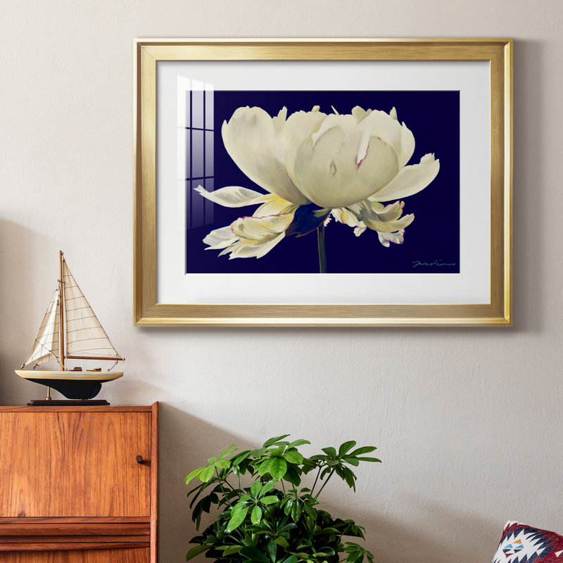 Aglow I - Impression de cadre photo sur papier, Encadrement doré, H 18,5 po x l 24,5 po x P 1,5 po