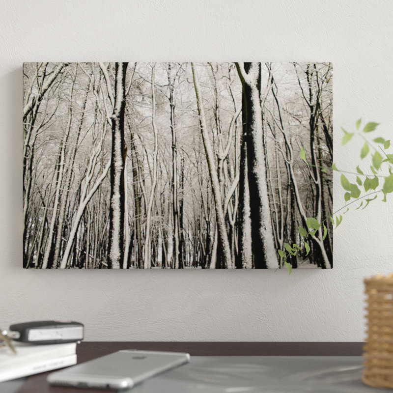 Neige couverte d'arbres, reproduction sur toile tendue, H 12 po x l 18 po x P 1,5 po, Toile tendue, Pas de tapis