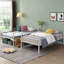Lit superposé en métal blanc - caractéristique de chambre à coucher moderne, agencement simple sur lit simple, composition en acier pour la durabilité et la stabilité, fonction silencieuse silencieuse, potentiel de portance élevé, escalier sécuritaire