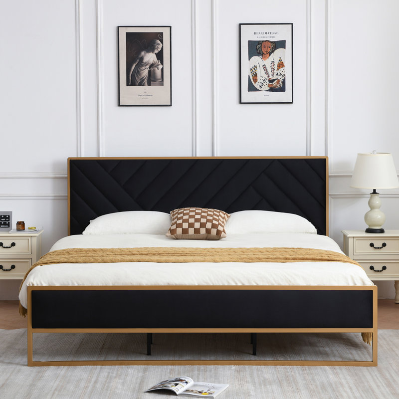Lit plateforme tapissier Sheila avec tête de lit capitonnée en velours, Très grand, Noir