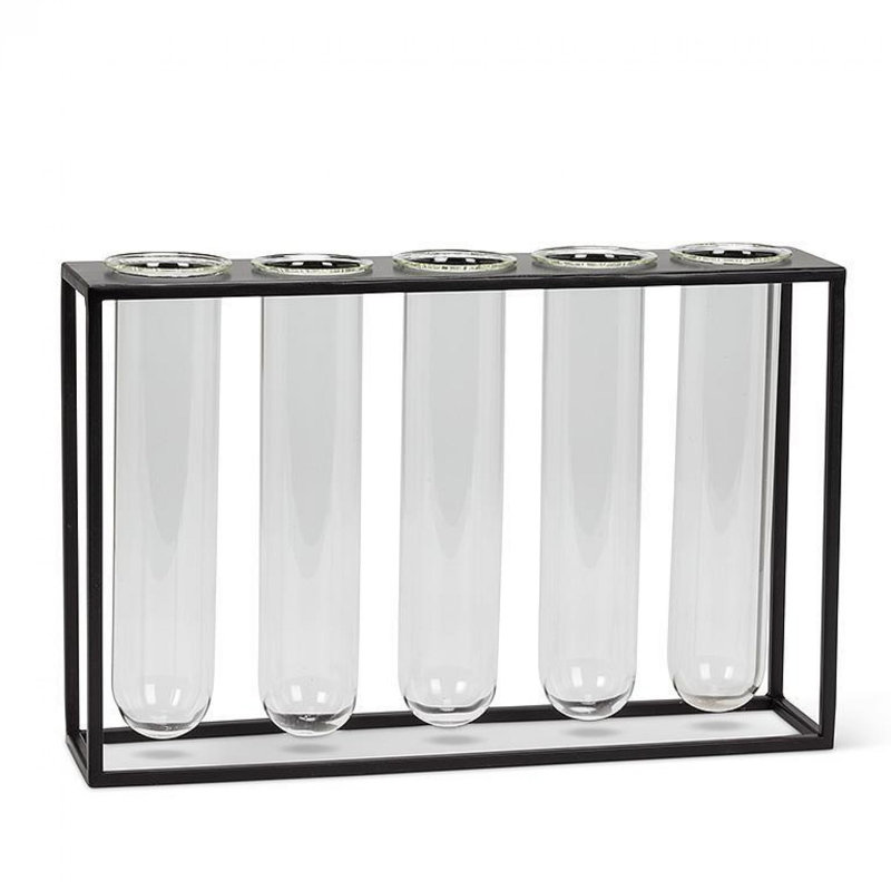 Cinq tubes dans un vase noir