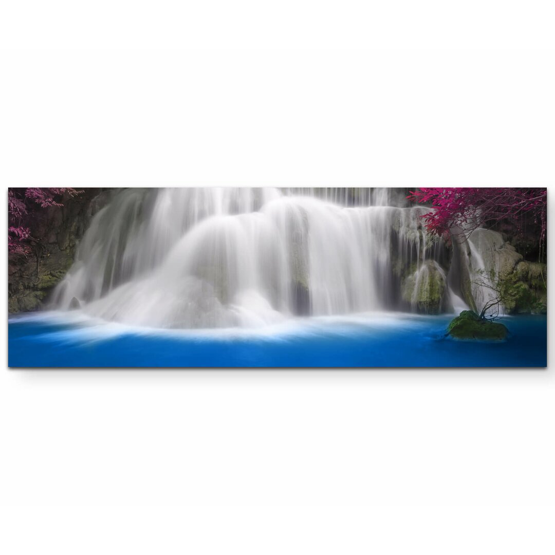 Leinwandbild Wunderschöner Wasserfall in Thailand