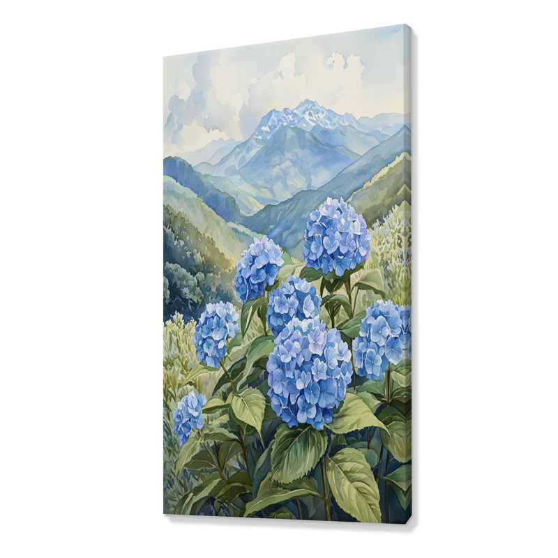 Hortensias dans la prairie de montagne I - art mural d'hortensias pour le salon, H 60 po x l 28 po, Toile tendue