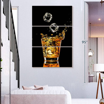 Yarlin Whiskey And Ice Cubes