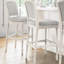 Tabouret de bar blanc avec hauteur de 31 pouces, siège et dossier rembourrés gris, design texturé et orné pour la cuisine de bar à pieds tournés