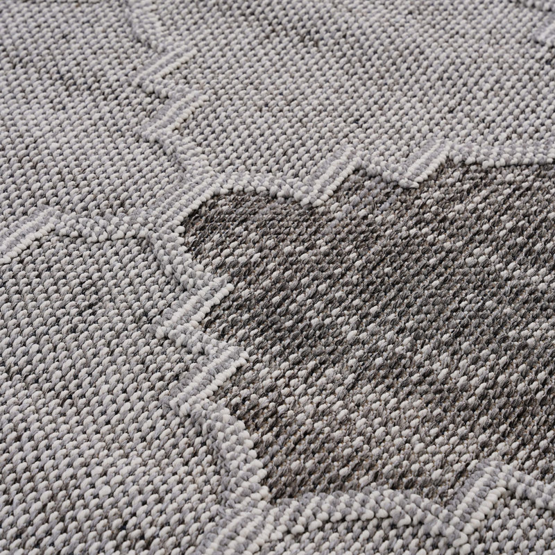 5x7 White/grey Trellis Area Rug - Indoor & Outdoor Use. Stain , Non-shedding. And Pet-. For Living Room, Dining Bedroom, Entryway, Nursery, Dorm, Study, Home Office, Eat-in Kitchen. Easy Maintenance