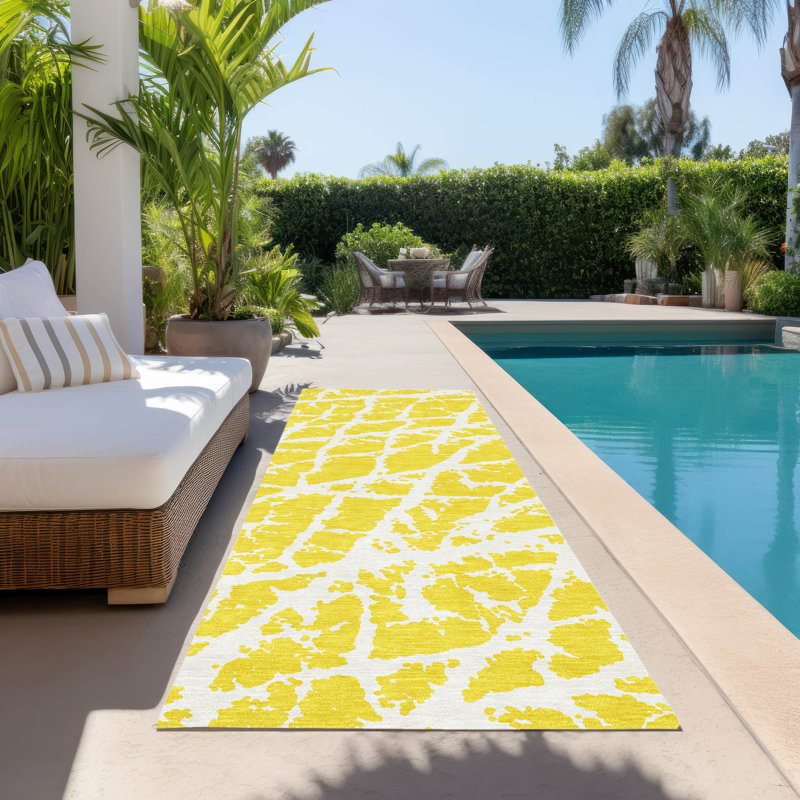 Kyrie Abstract Indoor / Outdoor Rug, Runner 2'3" x 7'6"