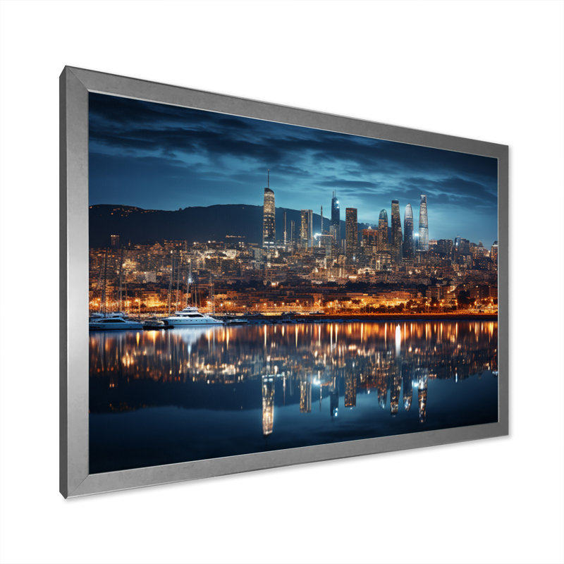 «Barcelona Beautiful Cityscape III» - reproduction, H 34 po x l 44 po x P 1,5 po, Cadre photo argenté