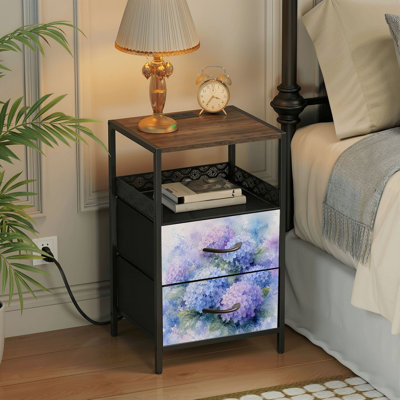 Table de chevet 2 tiroirs avec station de charge, table de chevet avec ports USB et amp; Outlets, tablette ouverte noire, table de chevet avec imprimé de fleurs d'hortensia bleu mauve et feuilles vertes