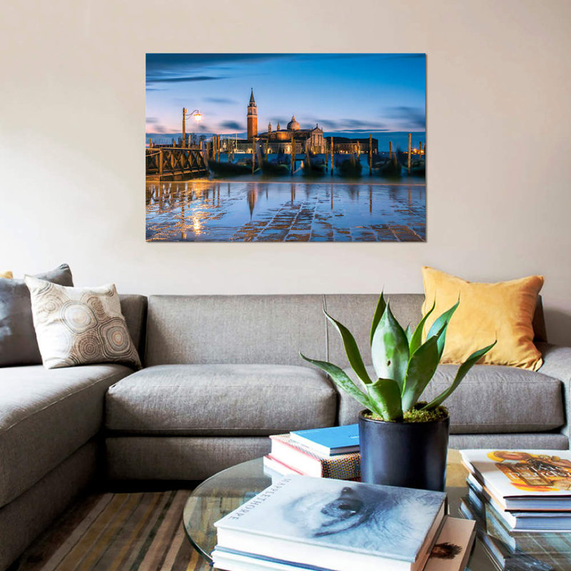 « blue venice » par matteo colombo, impression sur toile, H 18 po x l 26 po x P 1,5 po, Toile avec cadre noir, Pas de tapis