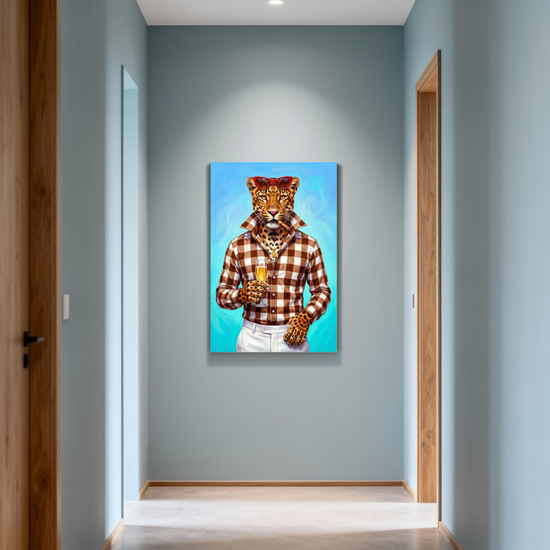 Animaux léopard portant une chemise à carreaux tenant une boisson, H 18 po x l 12 po