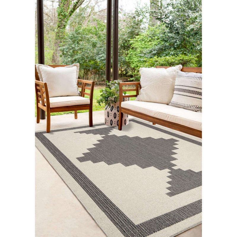 Magel Indoor/Outdoor Area Rug, Rectangle 2' x 3'