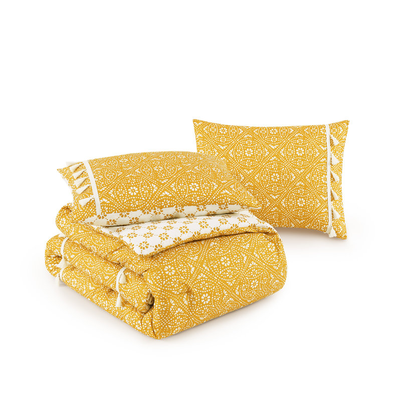 DESIGN STUDIO Pasadena Medallion Yellow Microfiber Comforter with Tassels, Queen Comforter + 2 Standard Shams