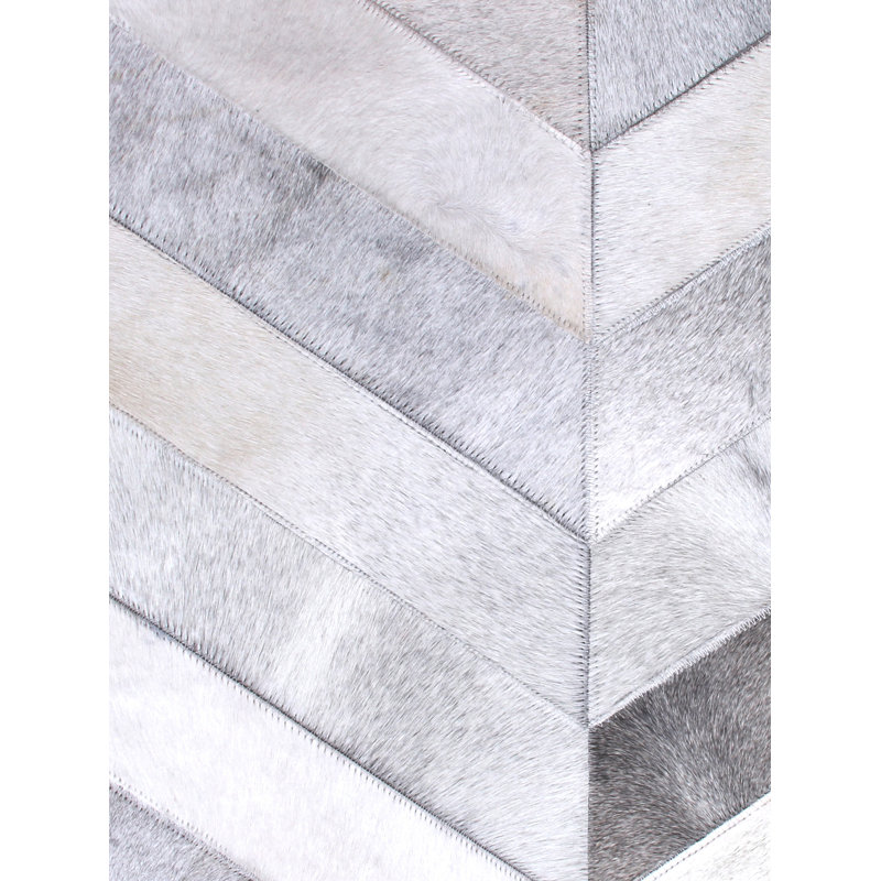 Natural Hide Cowhide Chevron Area Rug, Rectangle 8' x 10'