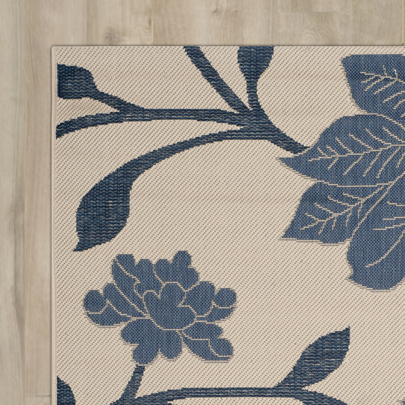 Adelmino Performance Floral Indoor/Outdoor Area Rug, Round 4'