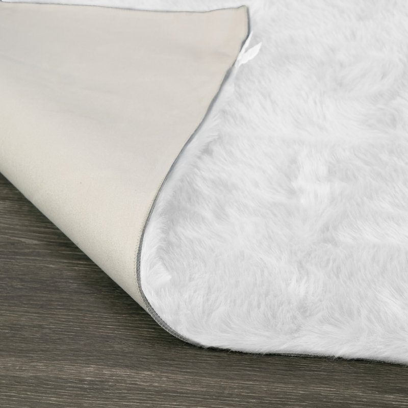 Malissie Faux Fur Indoor Rug, Rectangle 3' x 4'10"