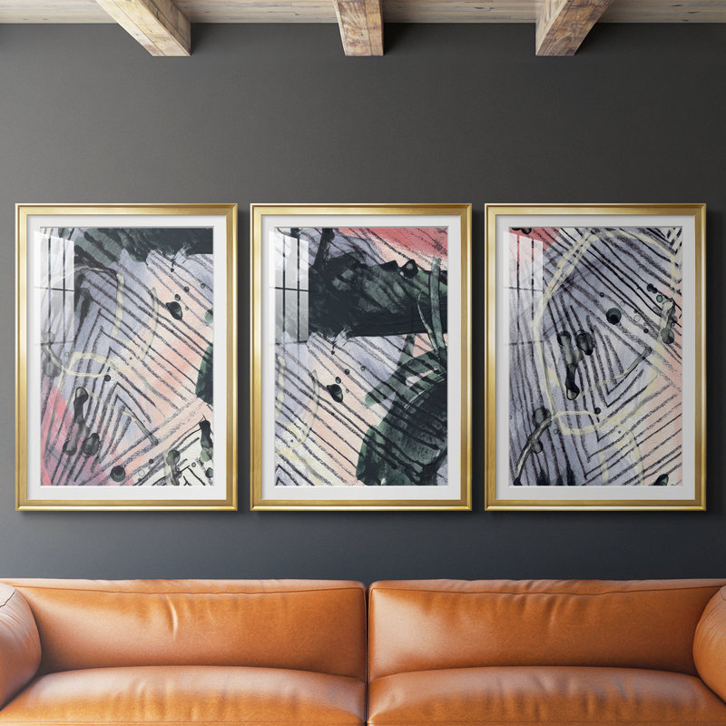 Angled Spaces IV - Impression encadrée sur mesure de qualité supérieure mate - 3 pièces, H 21 po x l 30 po, Doré