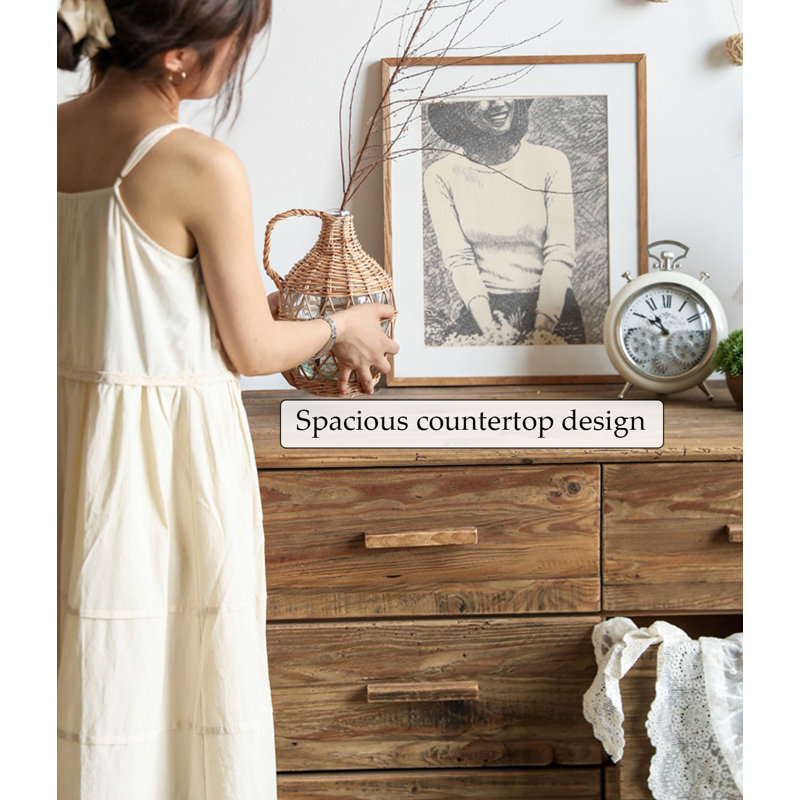Élégante commode rustique vieillie